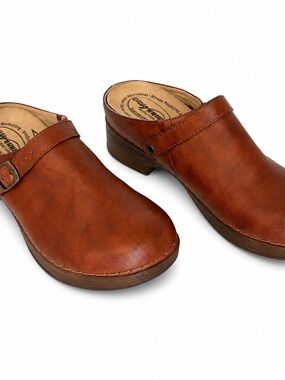 Easy work by Easy Street Women's Brown Leather Slip-On Clogs with Buckle